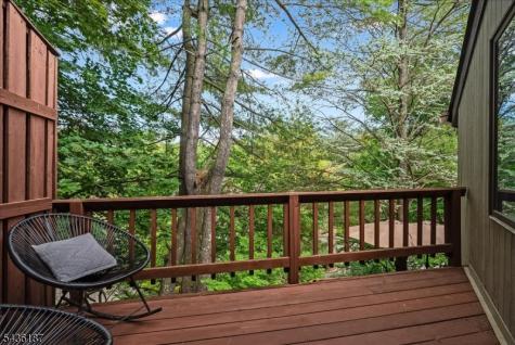 35 Indian Run Watchung NJ 07069