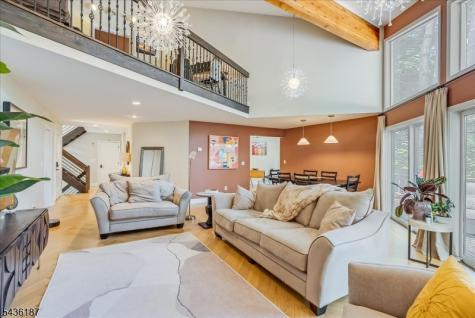 35 Indian Run Watchung NJ 07069