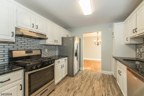 30 Colby Court White NJ 07823