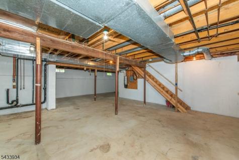 30 Colby Court White NJ 07823