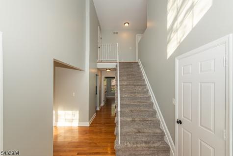 30 Colby Court White NJ 07823