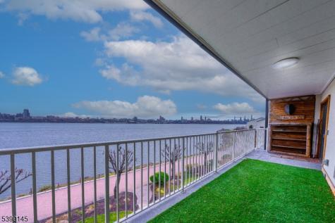 1225 River Road Edgewater NJ 07020