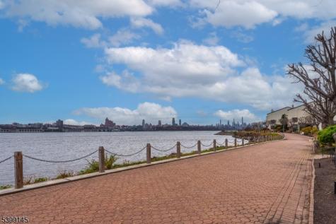 1225 River Road Edgewater NJ 07020