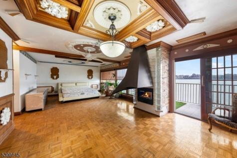 1225 River Road Edgewater NJ 07020