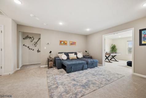 33 Albert Court Randolph NJ 07869