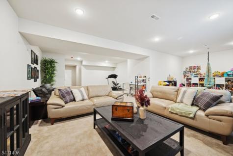 33 Albert Court Randolph NJ 07869