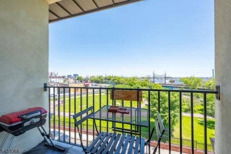 15 Tichenor Lane Newark NJ 07114