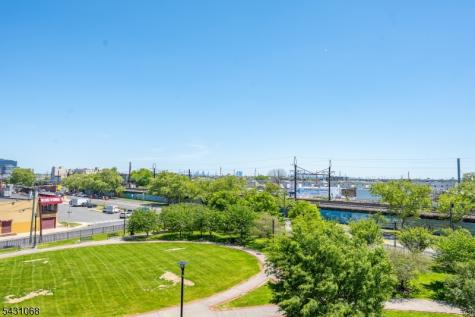 15 Tichenor Lane Newark NJ 07114