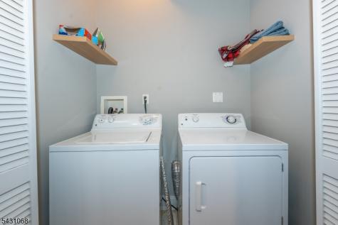15 Tichenor Lane Newark NJ 07114