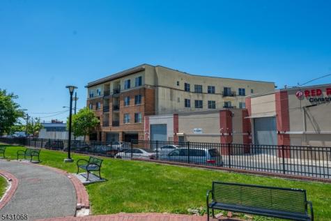 15 Tichenor Lane Newark NJ 07114