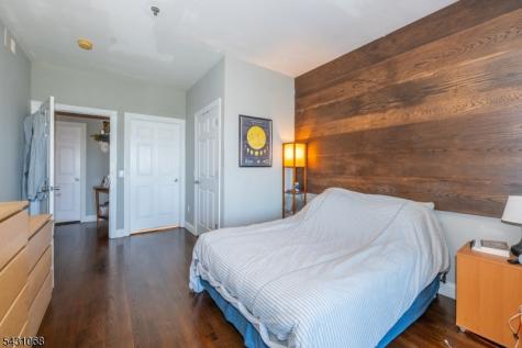 15 Tichenor Lane Newark NJ 07114