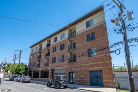 15 Tichenor Lane Newark NJ 07114