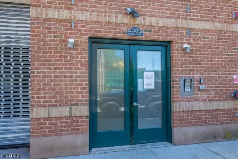 15 Tichenor Lane Newark NJ 07114