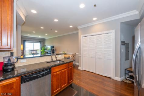 15 Tichenor Lane Newark NJ 07114