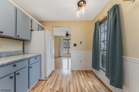 382 Hadleigh Lane North Brunswick NJ 08902