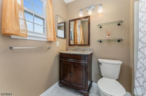 382 Hadleigh Lane North Brunswick NJ 08902