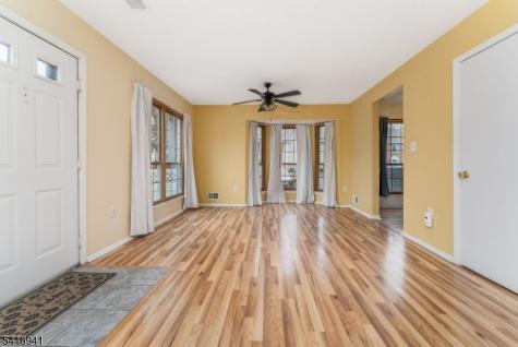 382 Hadleigh Lane North Brunswick NJ 08902