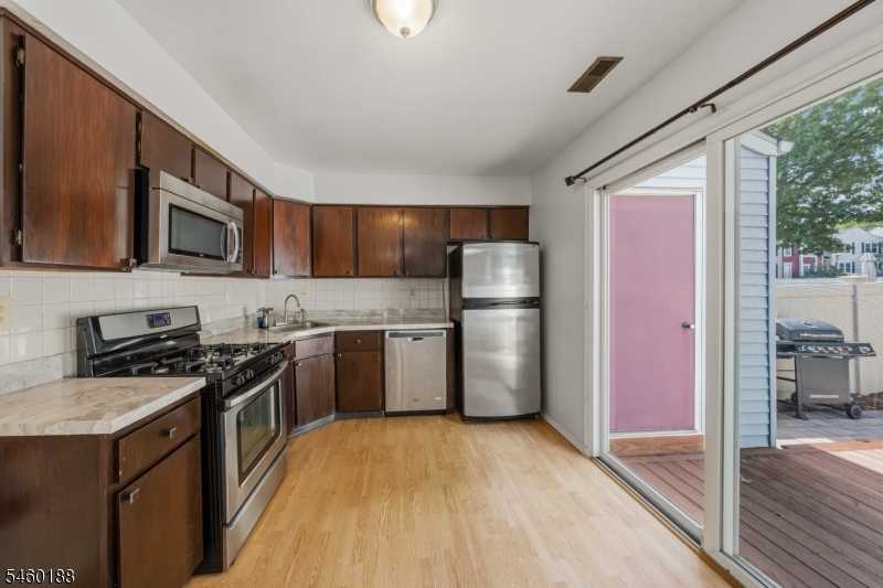 35 Byrnes Lane Sayreville NJ 08872