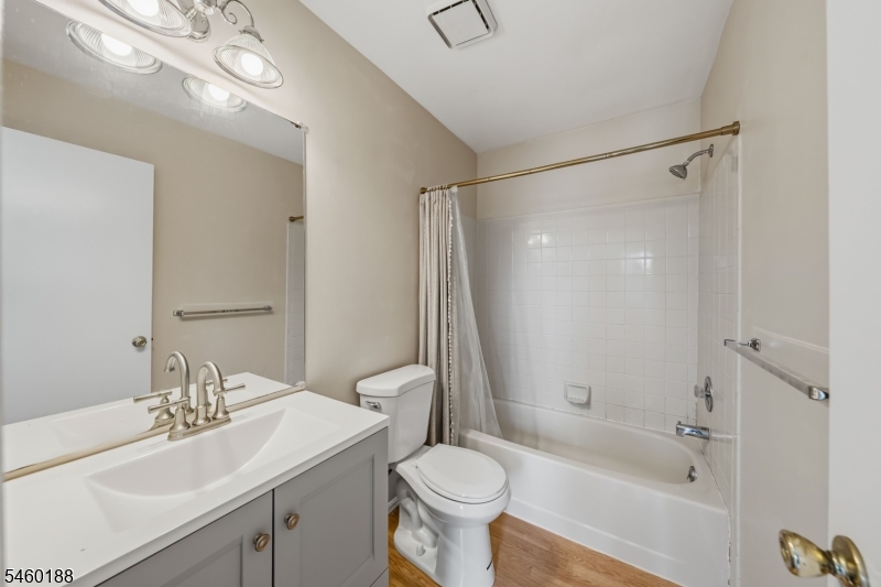 35 Byrnes Lane Sayreville NJ 08872