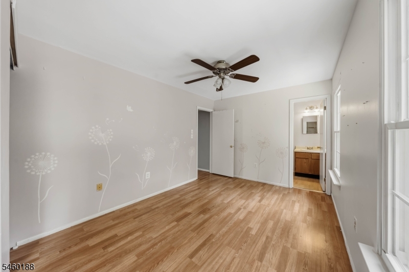 35 Byrnes Lane Sayreville NJ 08872