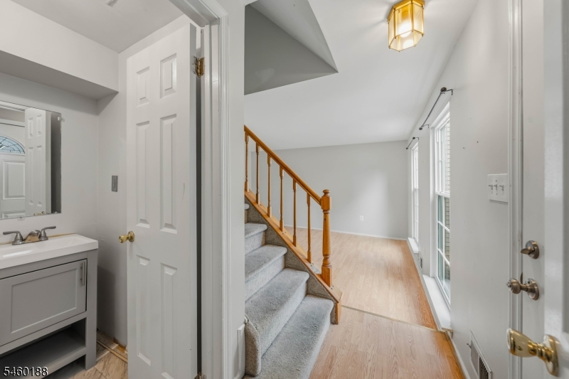 35 Byrnes Lane Sayreville NJ 08872