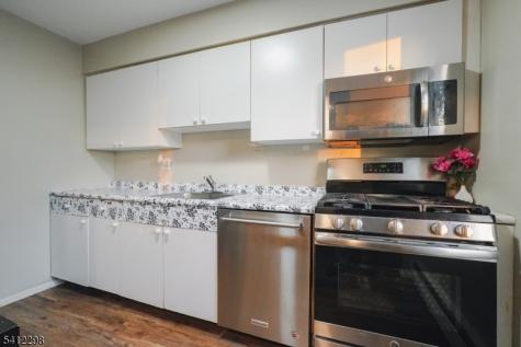 72 Fox Road Edison NJ 08817