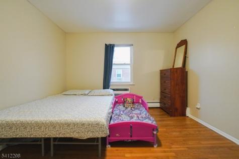 72 Fox Road Edison NJ 08817