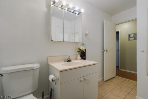 72 Fox Road Edison NJ 08817