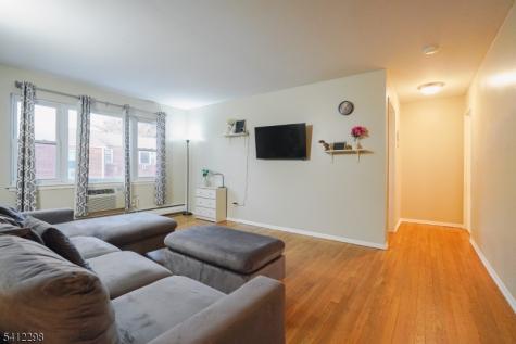 72 Fox Road Edison NJ 08817