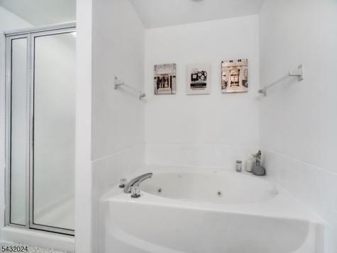 14 Lagoon Way Roxbury NJ 07852
