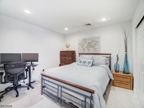 14 Lagoon Way Roxbury NJ 07852