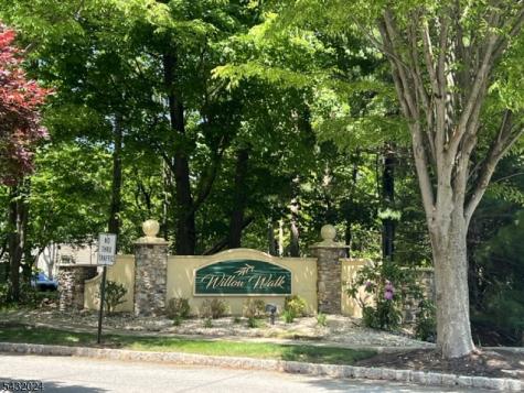 14 Lagoon Way Roxbury NJ 07852