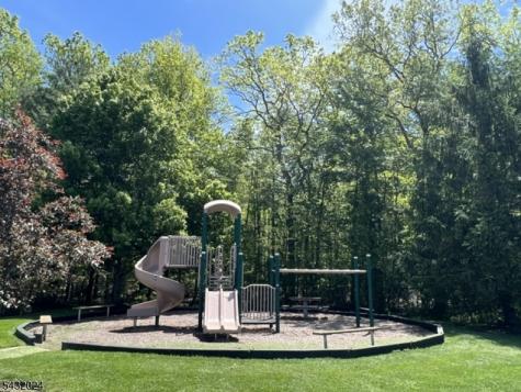 14 Lagoon Way Roxbury NJ 07852