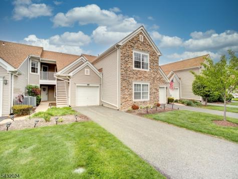 14 Lagoon Way Roxbury NJ 07852