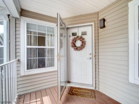 14 Lagoon Way Roxbury NJ 07852