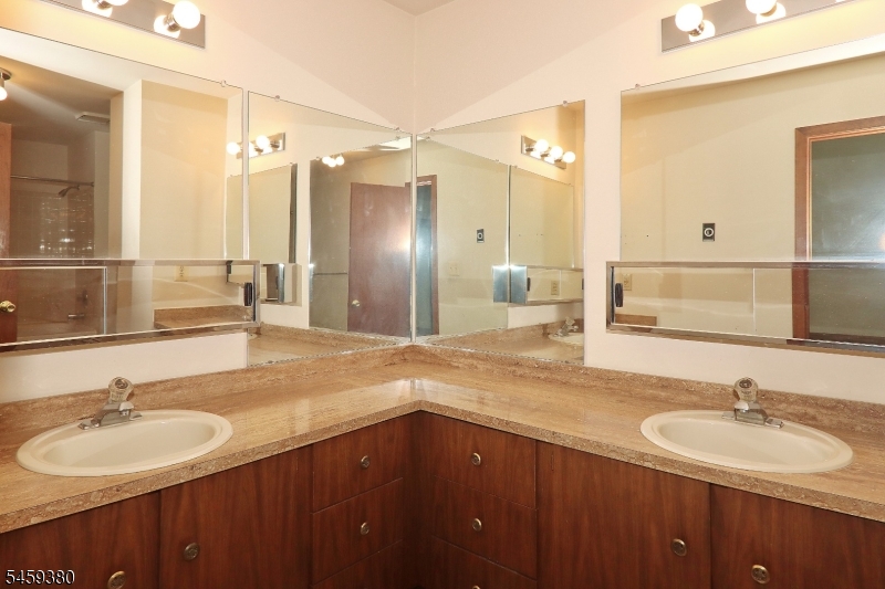25 Tisbury Court Scotch Plains NJ 07076