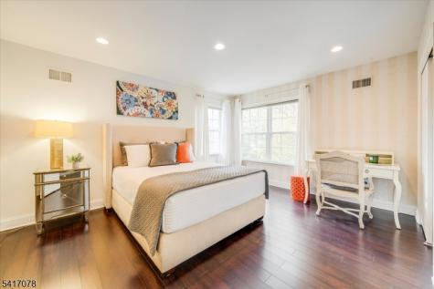 37 Berkeley Square Watchung NJ 07922