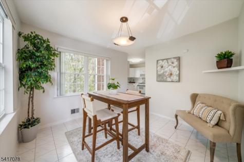 37 Berkeley Square Watchung NJ 07922