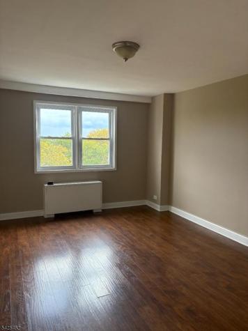 39 E 39th Street Paterson NJ 07514