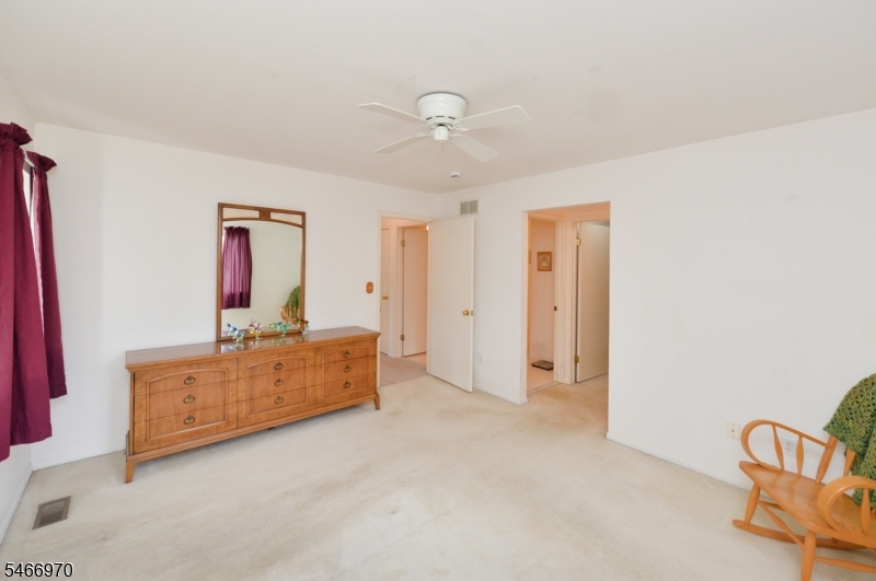 26 Meadow Pond Road Hardyston NJ 07419