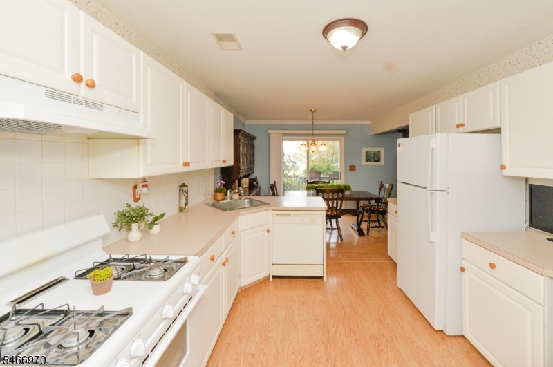26 Meadow Pond Road Hardyston NJ 07419