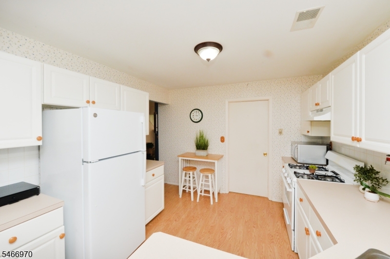 26 Meadow Pond Road Hardyston NJ 07419