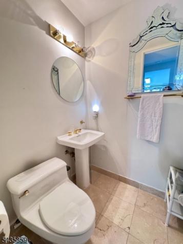 100 Carlyle Drive. N05j Cliffside Park NJ 07010