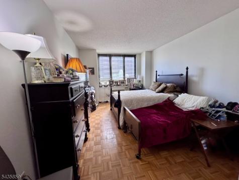 100 Carlyle Drive. N05j Cliffside Park NJ 07010