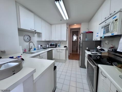 100 Carlyle Drive. N05j Cliffside Park NJ 07010