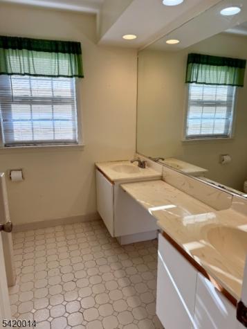 809 Woodhaven Drive Edison NJ 08817