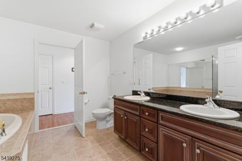 19 Rockhall Court Hardyston NJ 07419