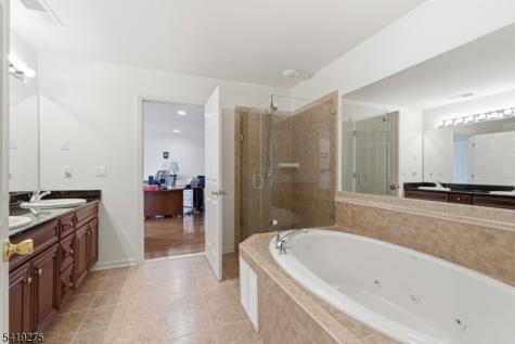 19 Rockhall Court Hardyston NJ 07419
