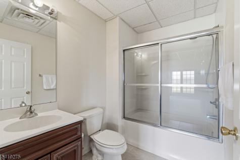 19 Rockhall Court Hardyston NJ 07419