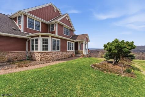 19 Rockhall Court Hardyston NJ 07419